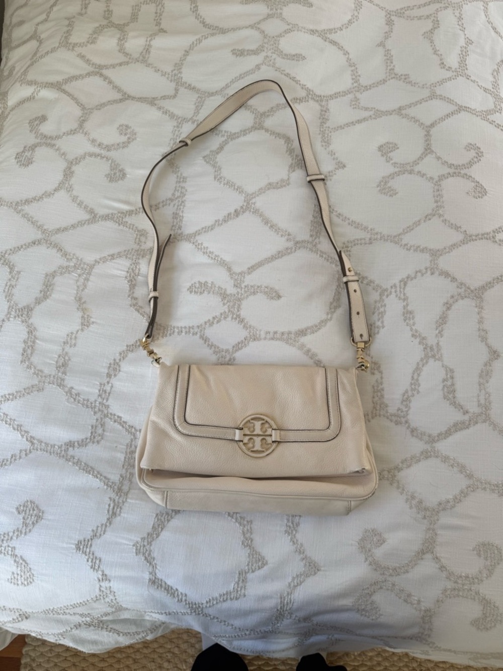 Tory Burch Amanda Pebbled Leather Cream Crossbody Folder Over Bag